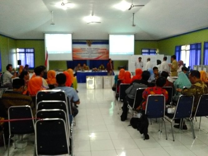 RAPAT PENETAPAN HASIL REKAPITULASI PENGHITUNGAN SUARA PEMILU KADA DI WILAYAH KEC. TAMAN KOTA MADIUN