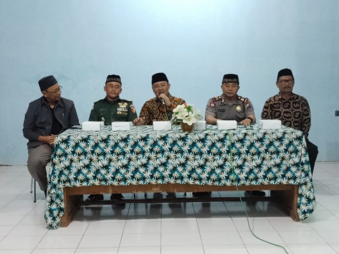 KUNJUNGAN KERJA CAMAT TAMAN DALAM PERTEMUAN RT/RW KELURAHAN JOSENAN
