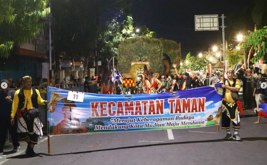 Keikutsertaan Kecamatan Taman menjadi peserta pada kegiatan Madiun Night Carnival pada Jumat, 23 Agustus 2024.